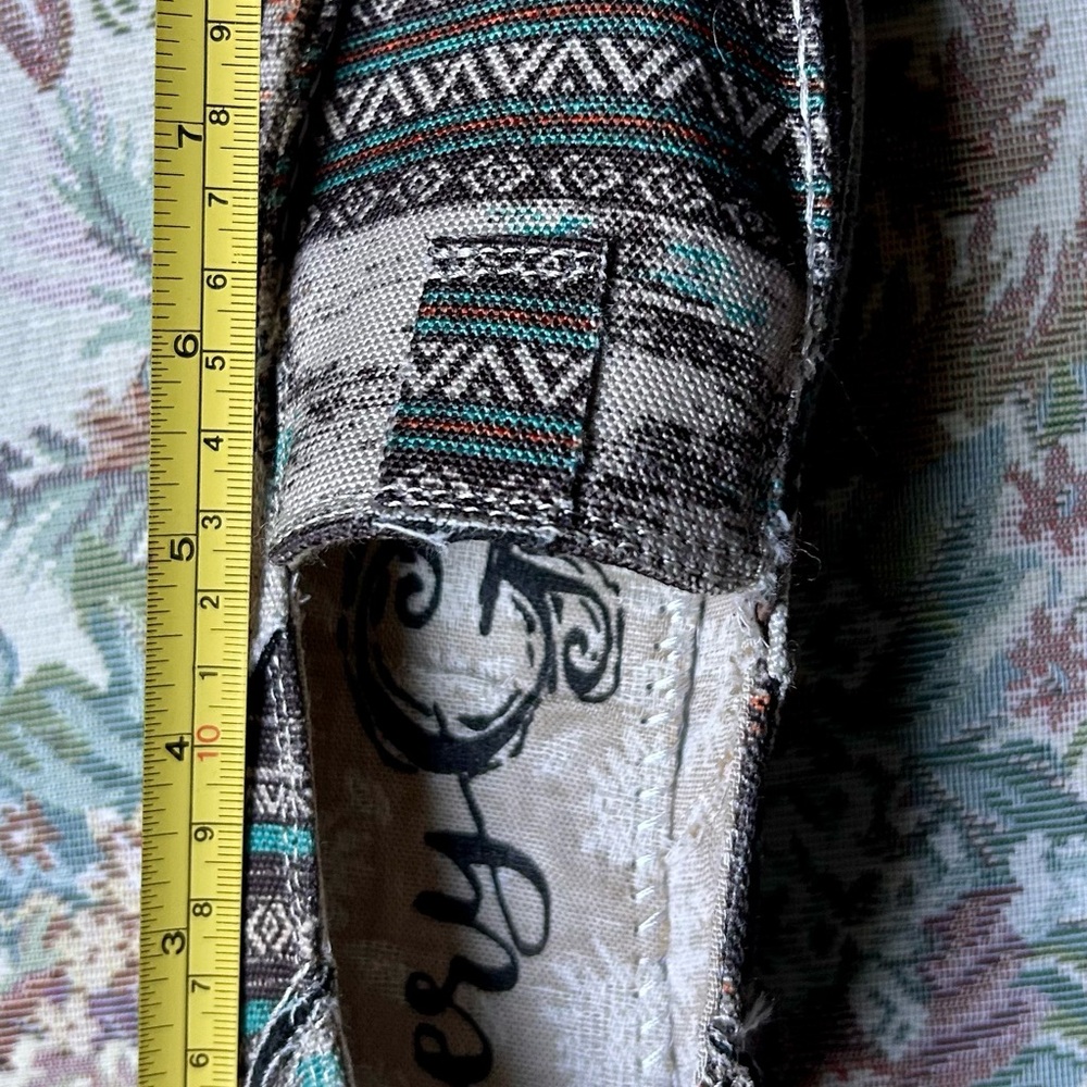 Very G Tribal Pattern Slip-Ons - Picture 10 of 12